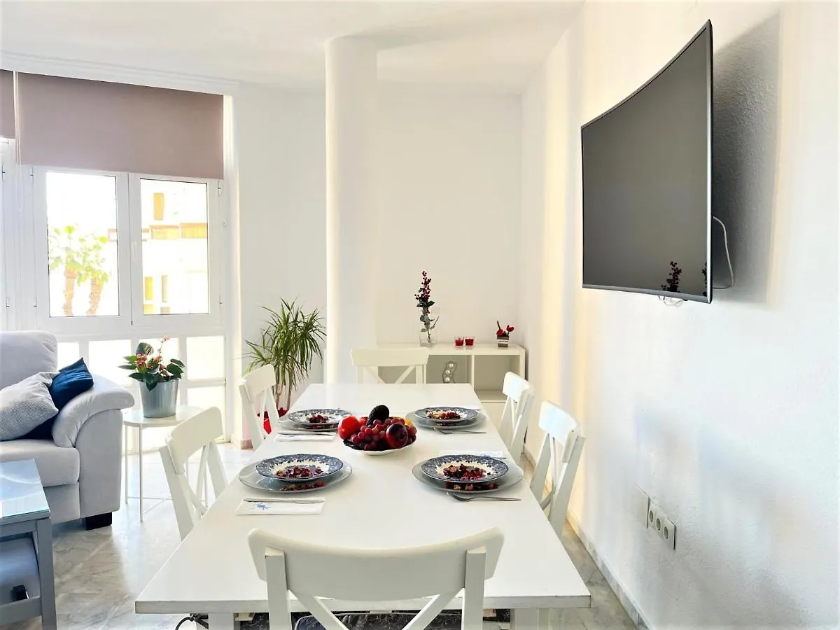 Apartamento Frente a la playa Malagueta Arenal, 10 personas Málaga 0*,  España